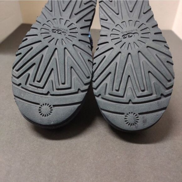 Ugg Australia Lyla Sequin Boot - Picture 6 of 6